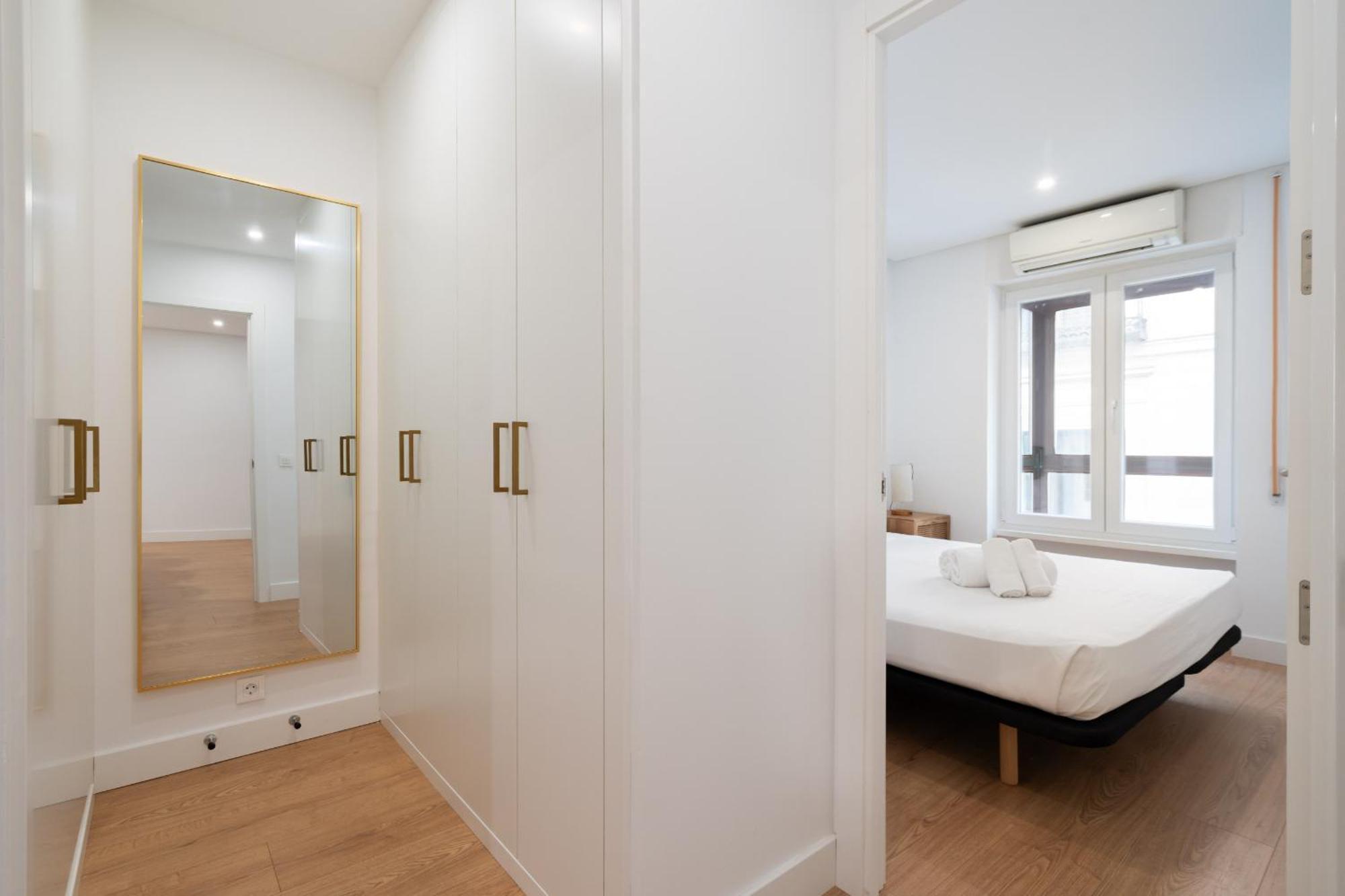 Apartamento Reformado En La Gran Via Alquiler Temporal Мадрид Экстерьер фото